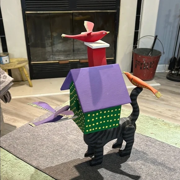 Handmade, artist signed painted Clever Cat birdhouse with removable birds - Picture 1 of 9